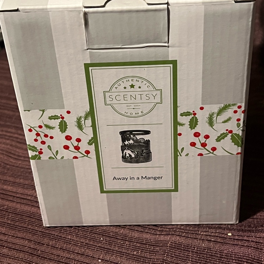 Scentsy Away in a Manger Warmer